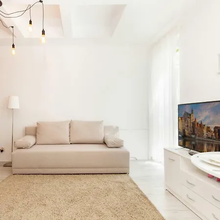 Dworska By Renters شقة